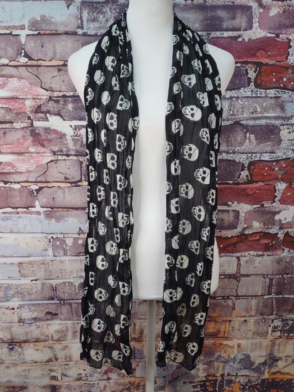 Black/White Skull Print Scarf